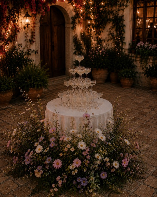 Modern Romance wedding, image 4 of 22, Lux Events by Michelle